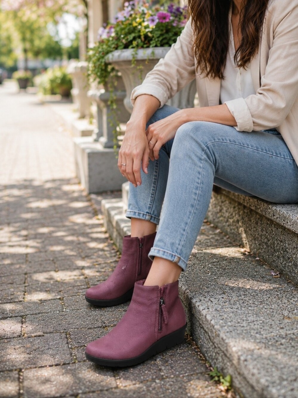 ECCO Plum Leather Side Zip Ankle Booties Comfort Walking Shoes Minimalist